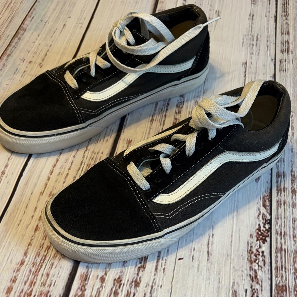 Vans Unisex Old Skool skate shoes Size 8 Men/9.5 Wom Black/white Canvas lace